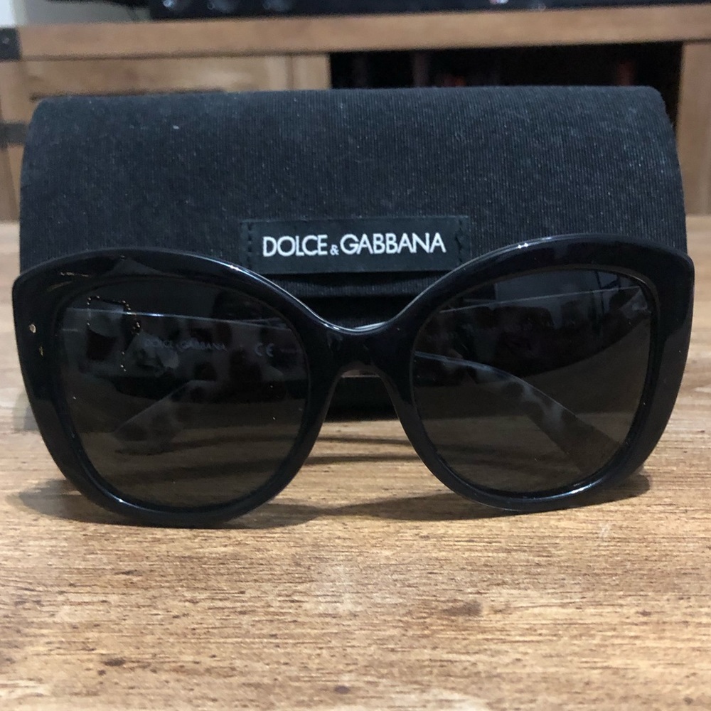 Dolce & Gabbana Sunglasses, Top Black on Leo